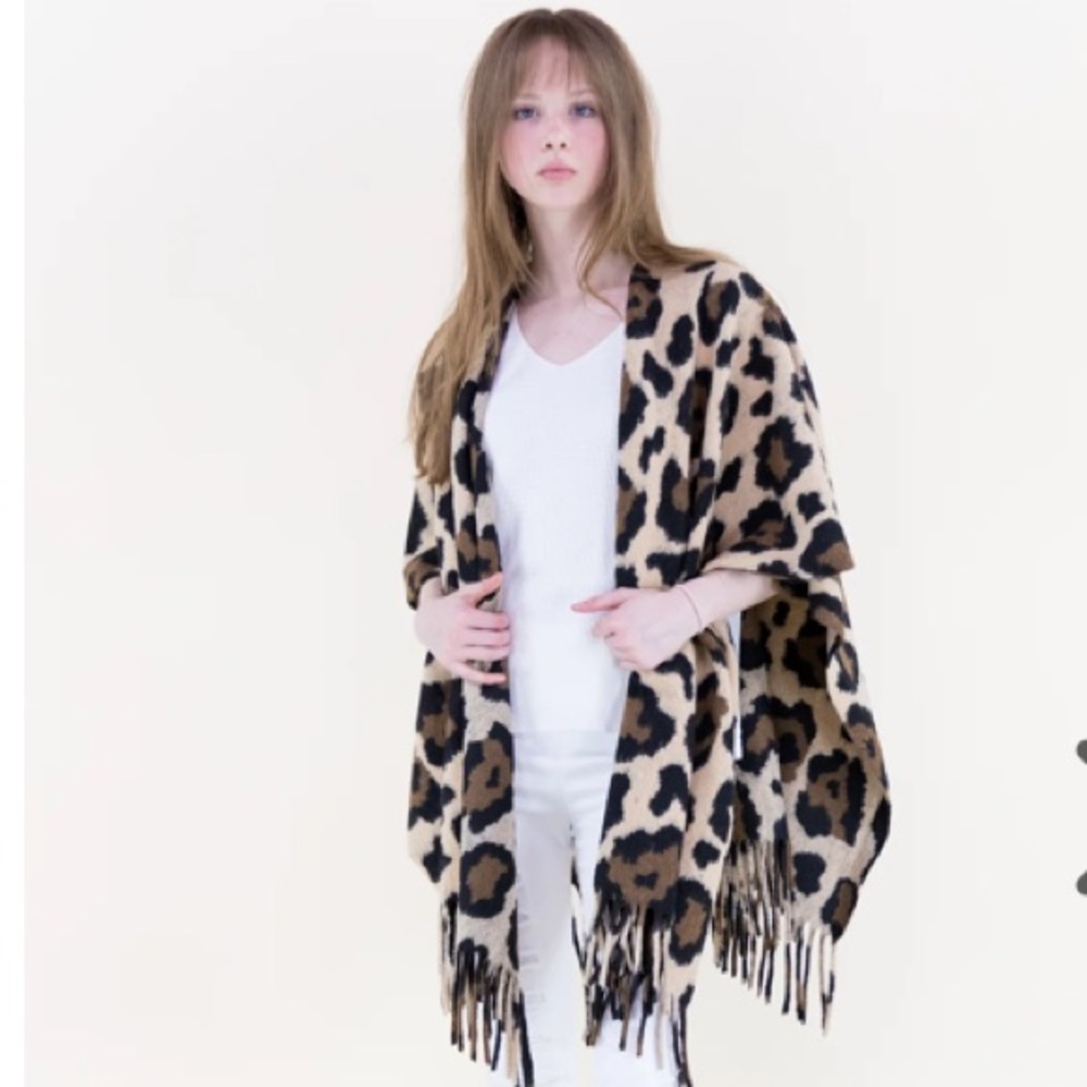 Cheetah Print Pancho - Picture 3 of 5